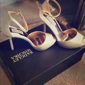Size 7 Badgley Mischka Bridal Shoes